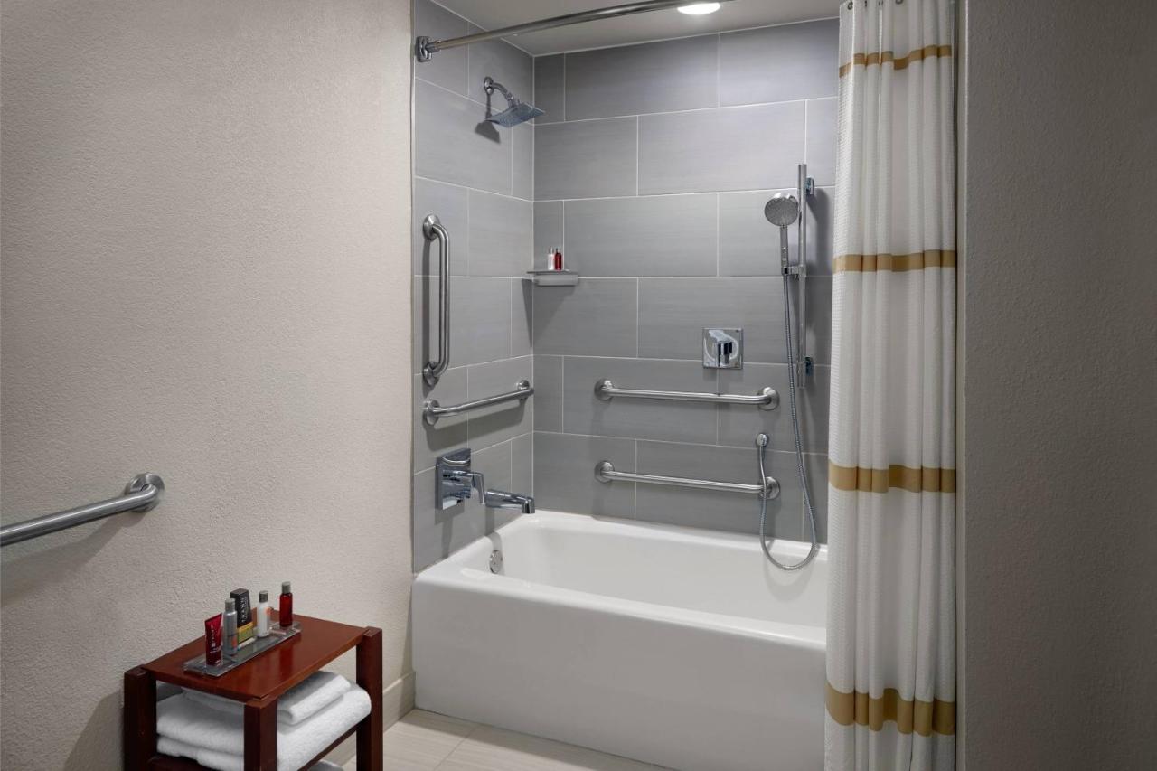 Marriott Tampa Westshore Exterior photo